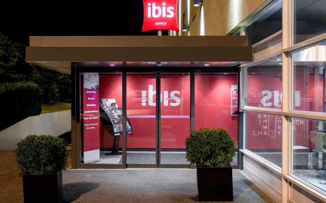 Отель ibis Geneve Aeroport Швейцария, Куантрен - отзывы, цены и фото номеров - забронировать отель ibis Geneve Aeroport онлайн вид на фасад