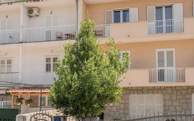 Apartment Nono near the beach with parking