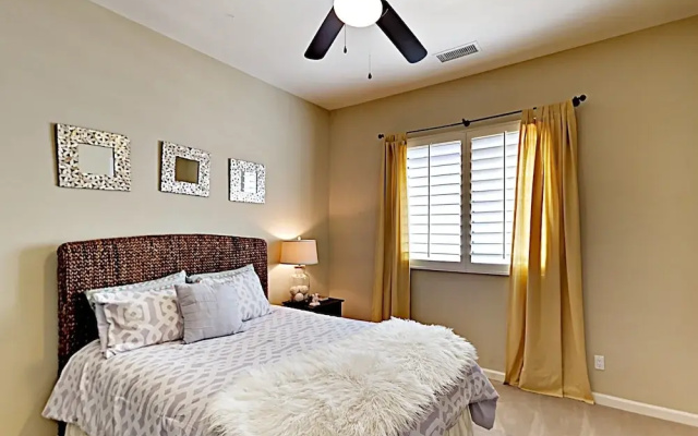 Mountain View La Quinta Stunner by RedAwning