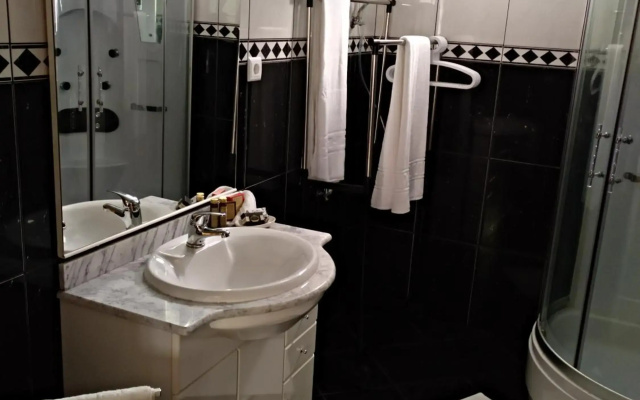 Danny's Rural Suite