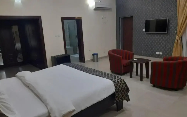 David Christie Hotel Osogbo