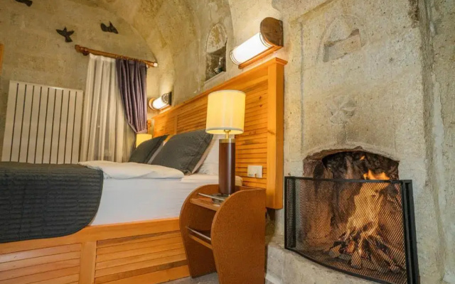 Bala Cave House