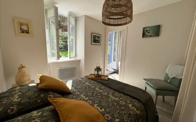 Cottage by River With Spa Near Carcassonne