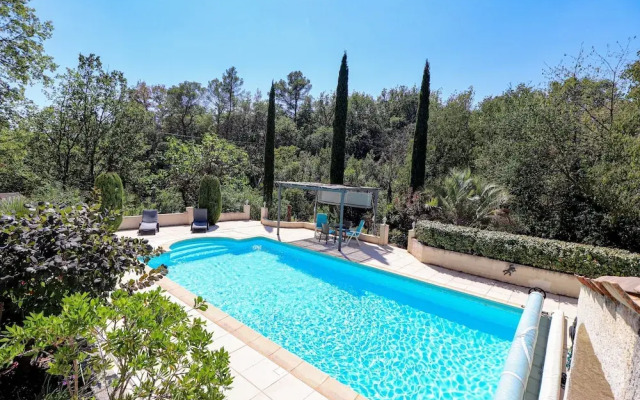 Villa in Flayosc With Private Pool