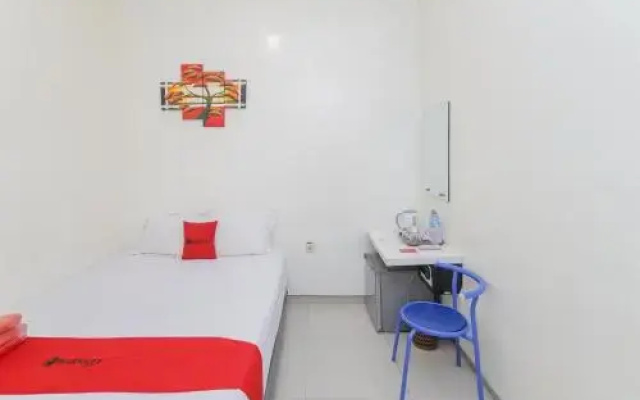Reddoorz Plus At K23 Rungkut Madya
