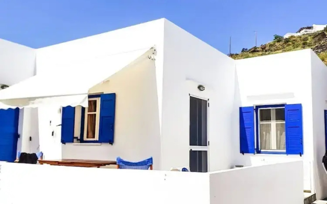Antonis House