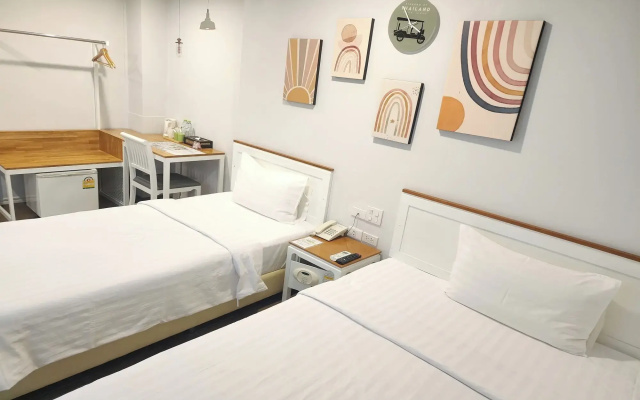 J Place Hotel