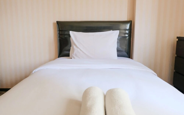 Homey And Cozy Studio Room At Suites @Metro Apartment
