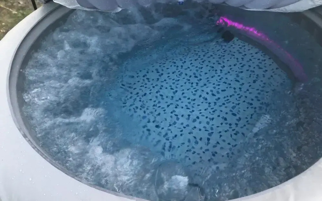 Treehouse Magpies Nest With Bubble Pool