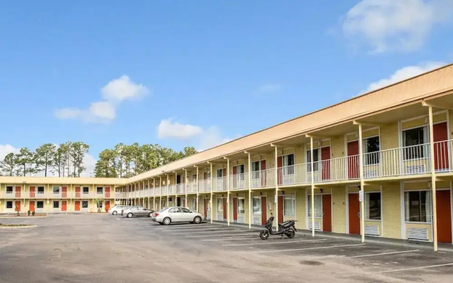 Rodeway Inn & Suites Wilmington North