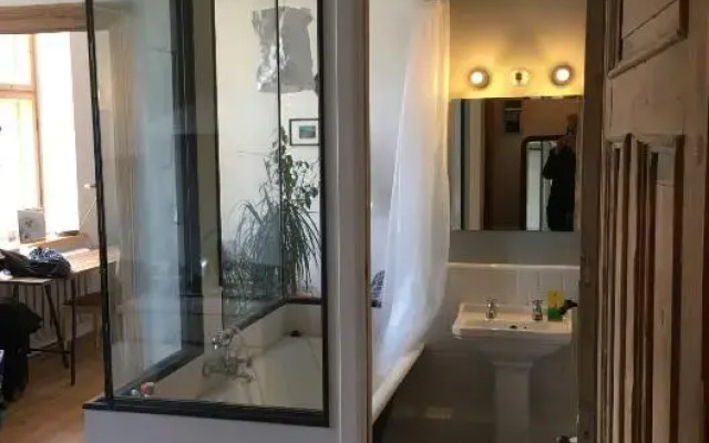 Sunrise apartment in the quiet centre