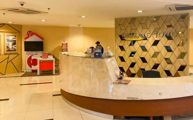 RedLiving Apartemen Grand Kamala Lagoon by owner room