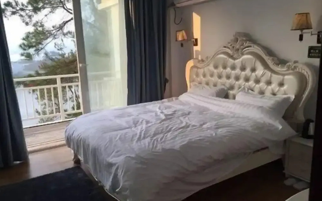 Qiandaohu Luxury Lake View Villa