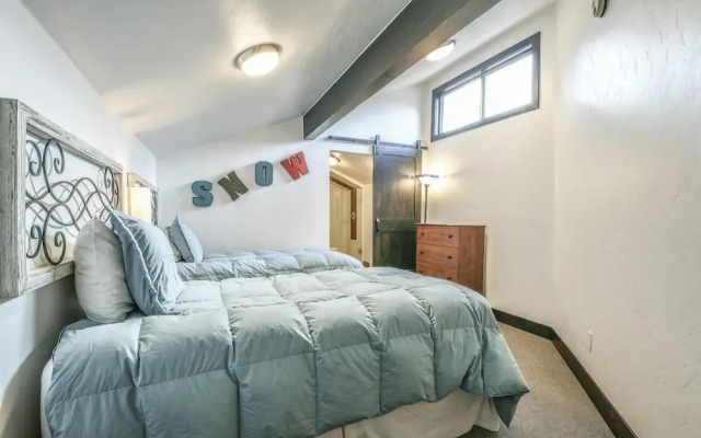 Wild Irishman 1064a by Summitcove Vacation Lodging