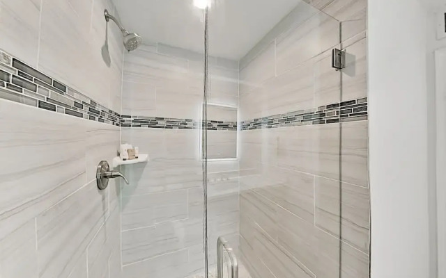 4916n73r 2 Bedroom Townhouse