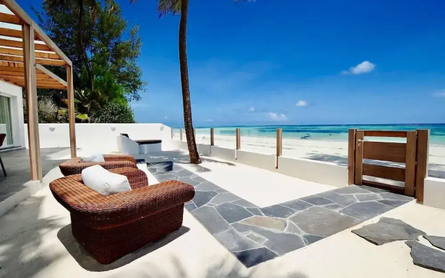Moja Private Beachfront Suite, Amani Home Zanzibar