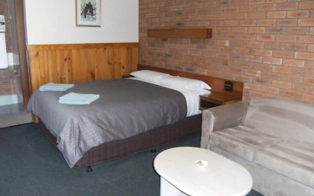 Regency Court Motel