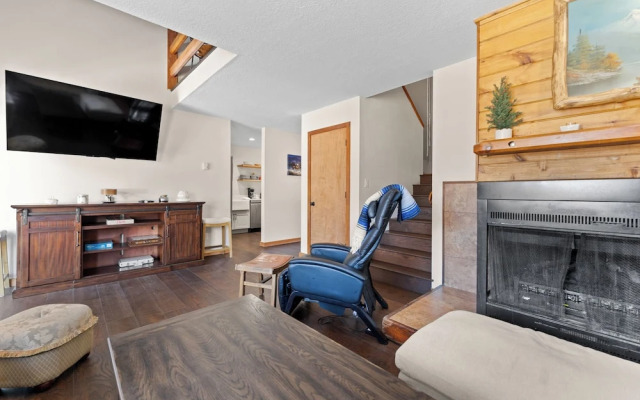 204 E. Fox Court
