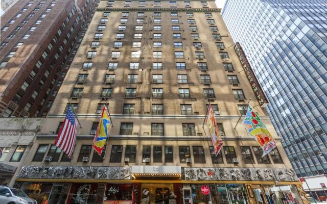 The Roger Smith Hotel вид на фасад