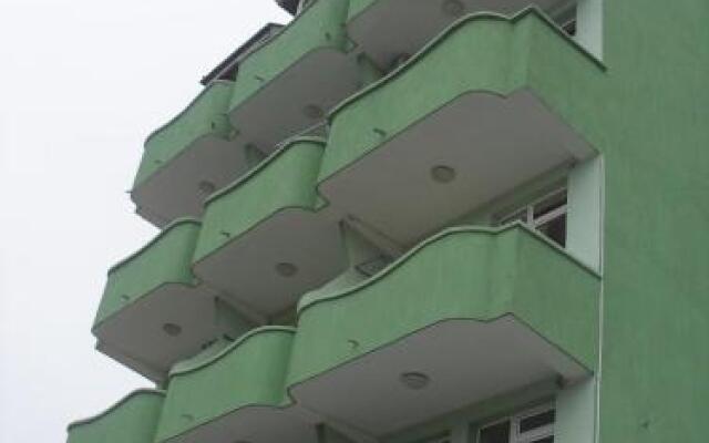 Отель Zlatna Kotva Guest House Аврен вид на фасад