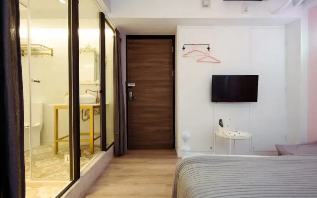 A Room Time