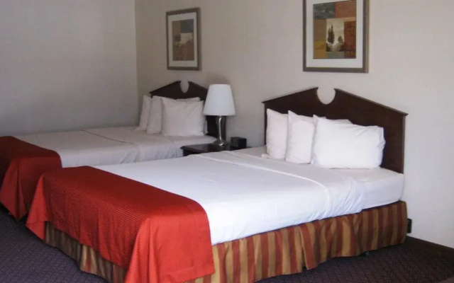 Fort Hays Inn
