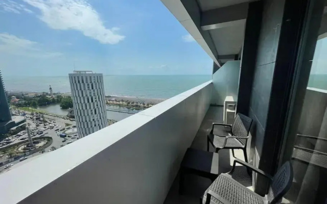 Leo Group Luxury Apartment 1834 Alliance Palace