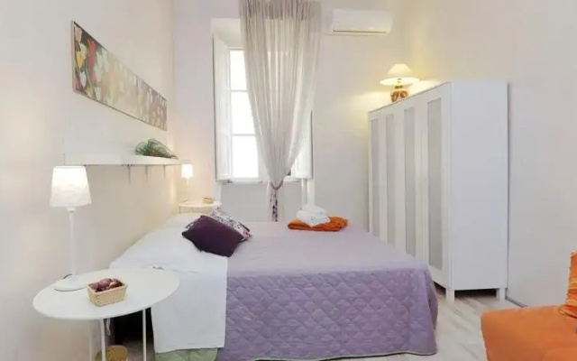 Il Tulipano Colosseo apartment Rome