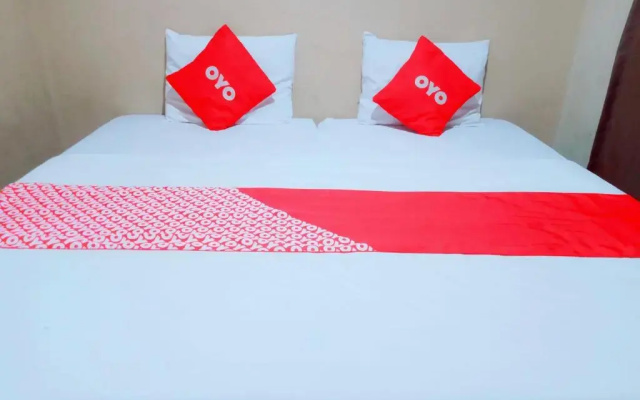 OYO 91876 Hotel Putri Gading 2