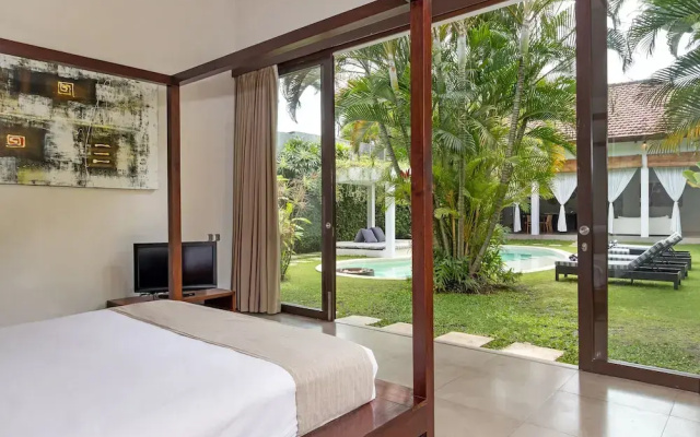 Villa Alice Dua by Villa Finder