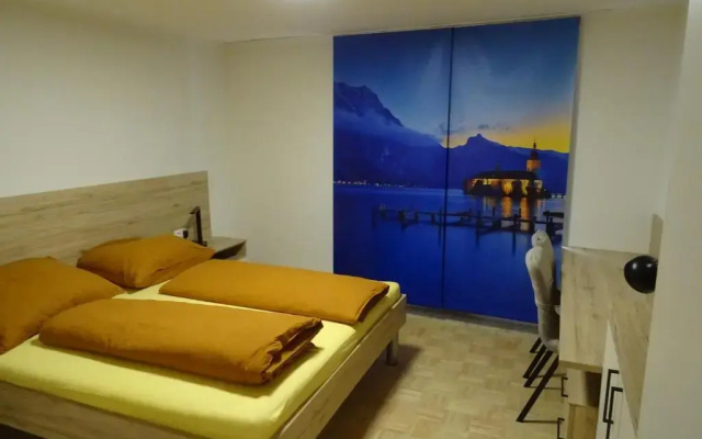 Modern Apartment, Full Kitchen, for 6