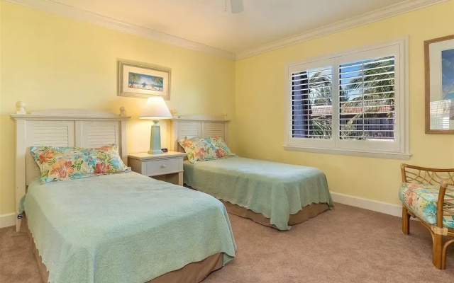 Shorewood Condos by Dream Vacation Rentals