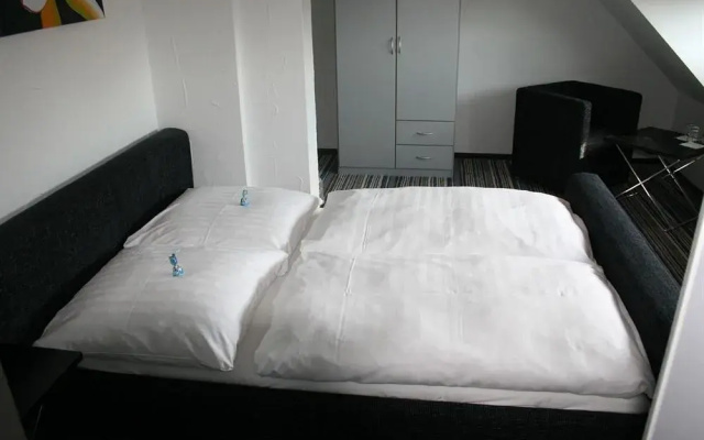 Hotel EDEN