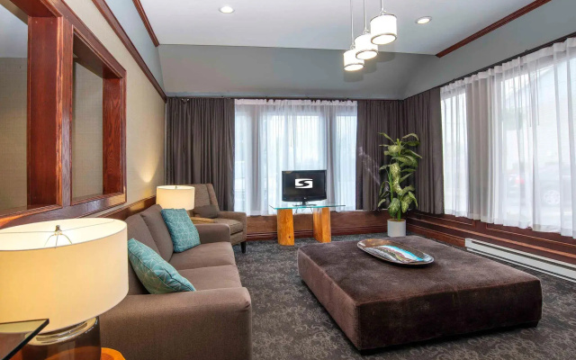 Sandman Hotel Terrace