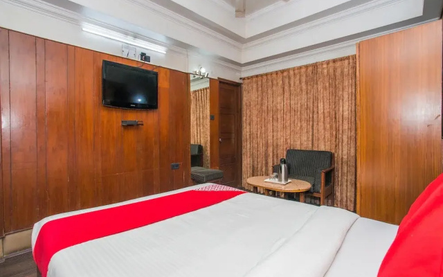 OYO 3778 Hotel Pulkeshi