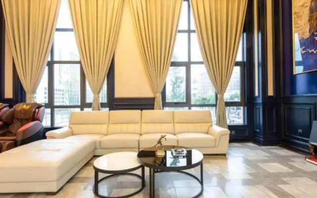 Lanou Hotel