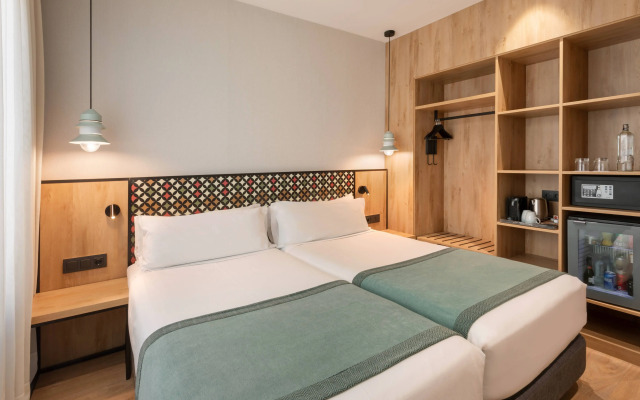 Catalonia Excelsior Hotel