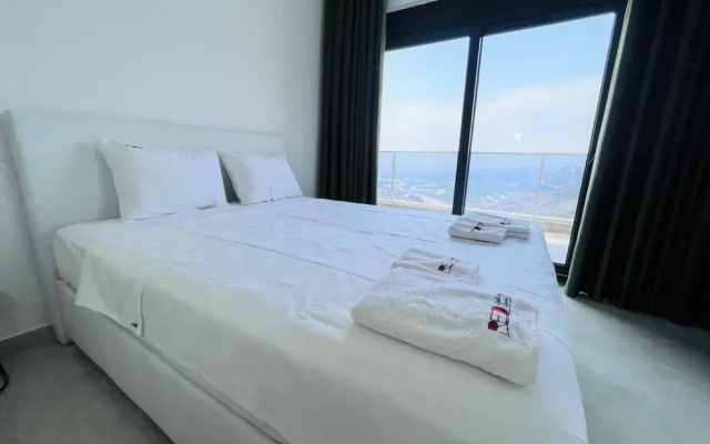 Villa With Private Pool and Terrace in Alanya