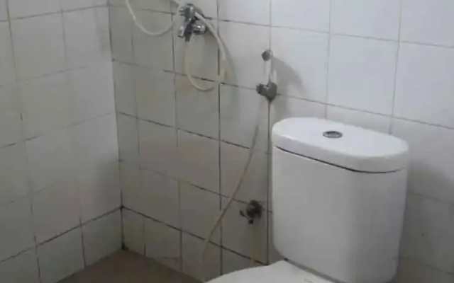 Ester Room Apartemen Kebagusan City