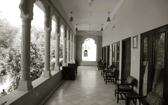 Hotel Karan Villas