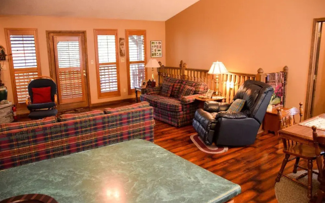 BOUNDARY HAVEN - 3 Br Cabin