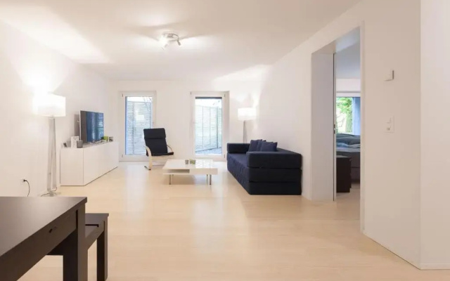 2,5 Zi Design Loft Wohnung mit Gartensitzplatz