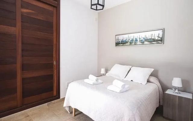 Spacious Villa With Games Area