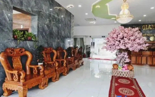 Chau Giang Hotel
