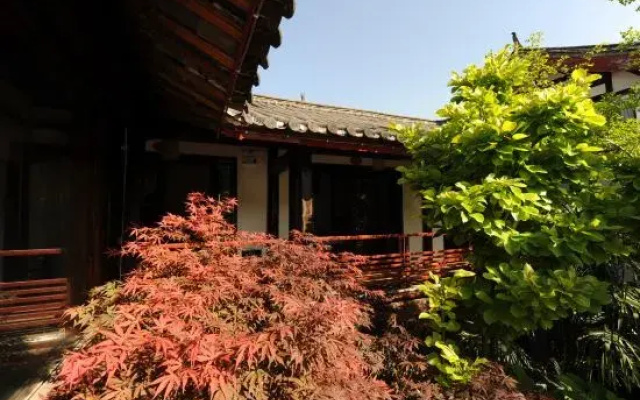 Lijiang Wu Courtyard Gardens Resort