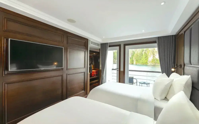 Ambassador Signature Cruise - Lan Ha Bay