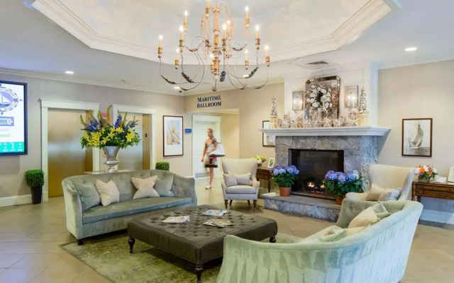 Salem Waterfront Hotel & Suites