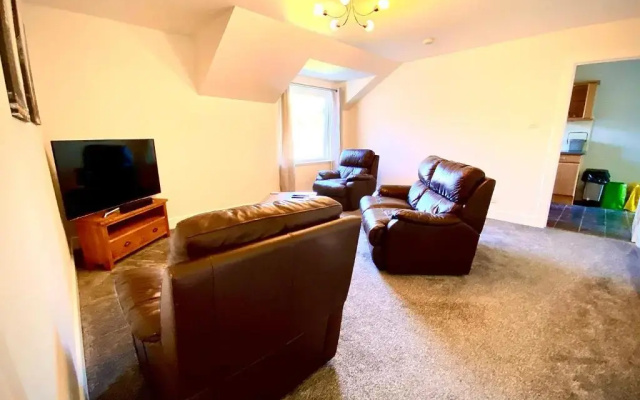 Grampian Serviced Apartments - Treetops Apartment - Lesmurdie House
