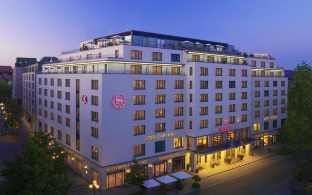 Отель Sheraton Carlton Нюрнберг вид на фасад