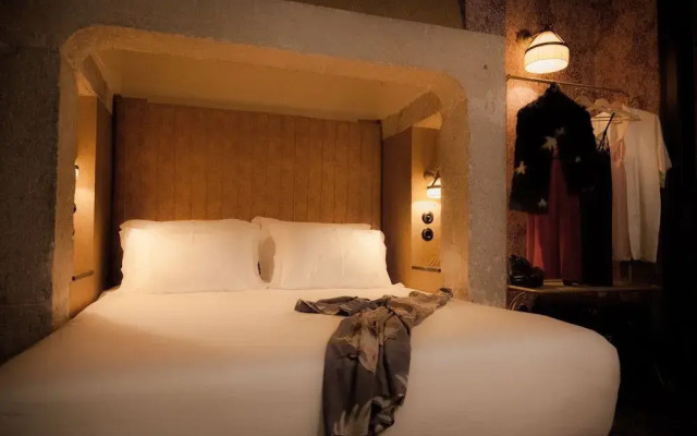 Pensão Amor Madam’s Lodge